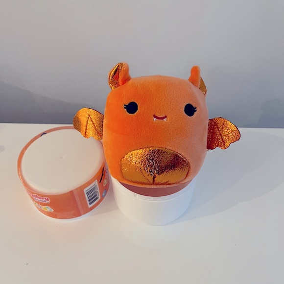 Squishmallows Tangie bat Halloween capsule - Picture 3 of 3